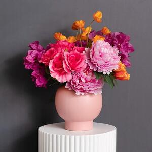 Embrace the warm side of pink with this rainbow of soft pink through to bright orange and fuschia. Featuring ruffled pink peonies and fluttering orange poppies, this potted arrangement is a warm embrace of colour 🌸🌺

Such a stunning arrangement which would make a perfect gift this Mother’s Day. Follow our DIY project to create this beautiful floral  arrangement.

KI.2233
.
.
#kochandco #kochinspo #artificialflowers #artificialfloralarrangement #artificialflowerarrangement #mothersday