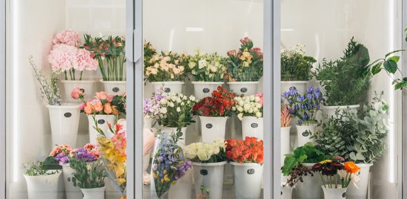 Managing flowers for outdoor wedding and events - flower storage